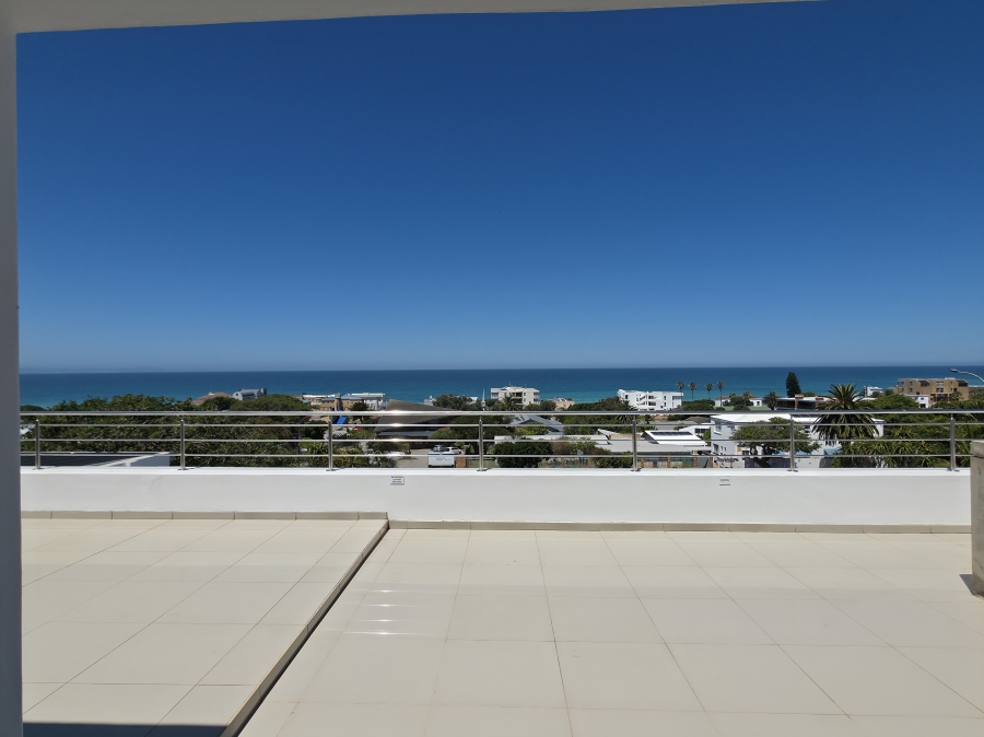 5 Bedroom Property for Sale in Jeffreys Bay Central Eastern Cape